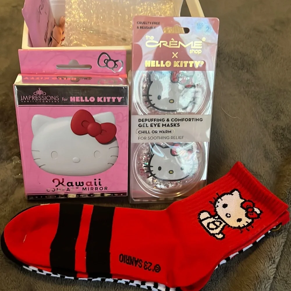 •••HELLO KITTY BUNDLE ••compact mirror, HK gel eye mask and HK 2pack socks